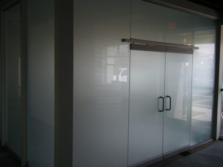 01_frosted glass entry